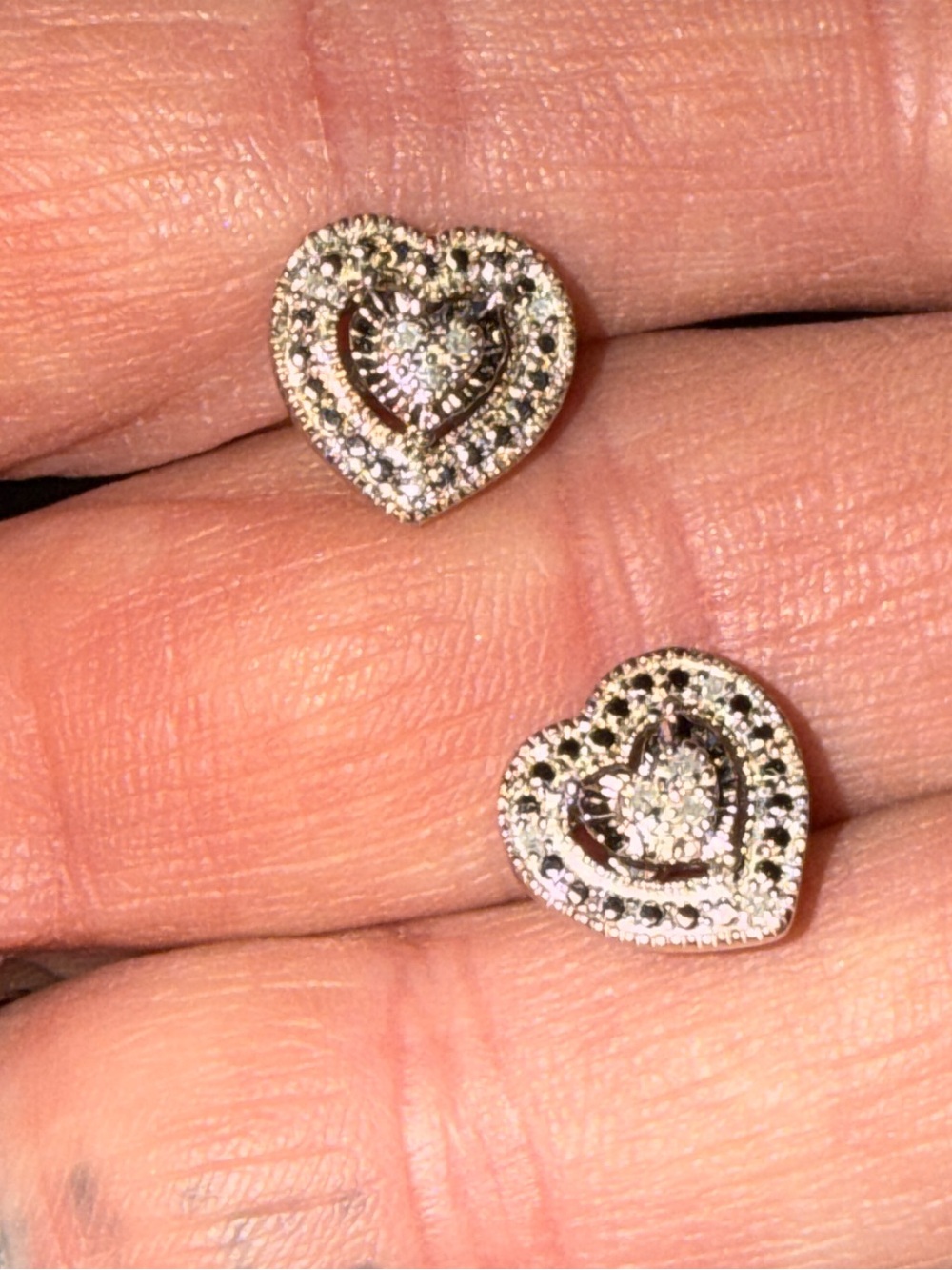 Vintage Heart Halo Stud Earrings in Silver with Pavé diamonds - Picture 10 of 15